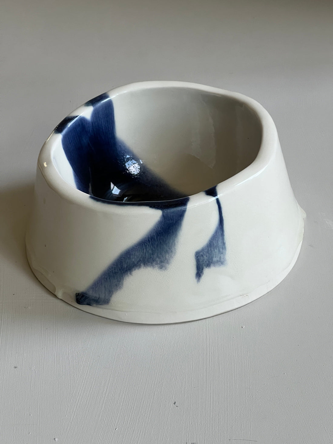 Finn XL Porcelain Dog Bowl