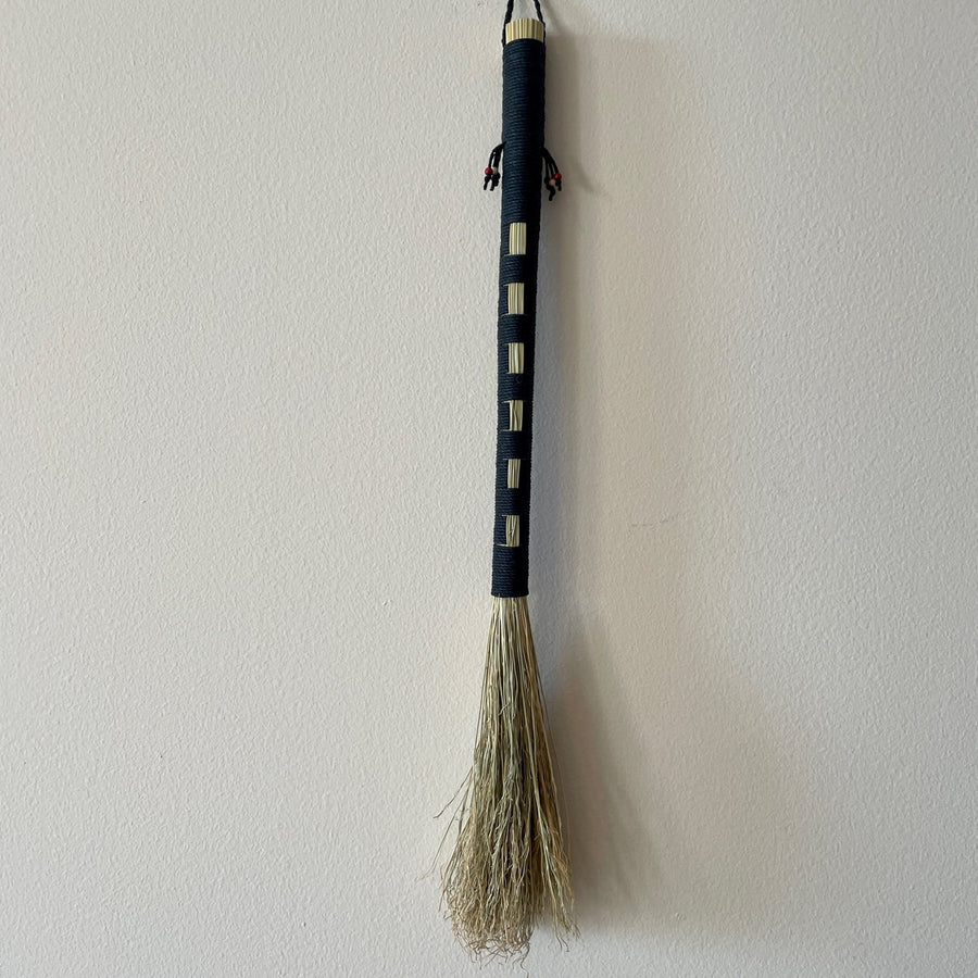 Cobweb Broom - Black