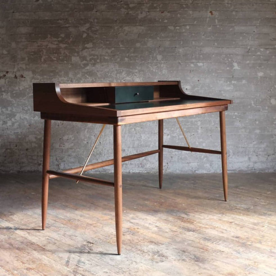 Hugo Desk